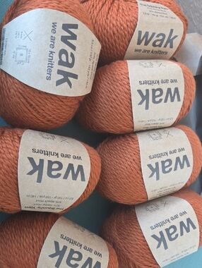 WAK We Are Knitters The Squishy Yarn